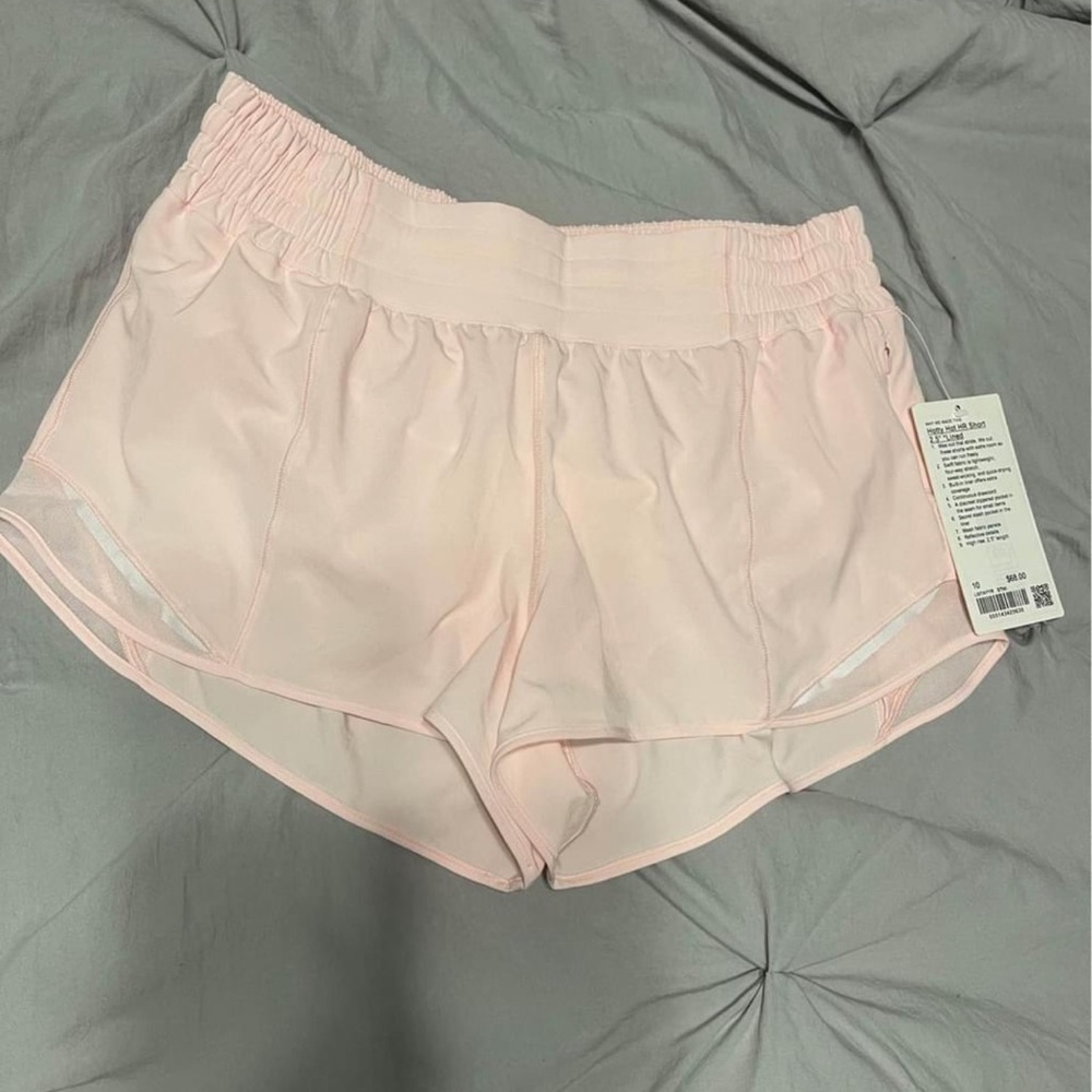 *NWT* Lululemon Hotty Hot Shorts